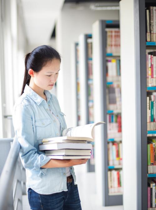 2025年河南卫辉成考本科咋收费的？报名电话